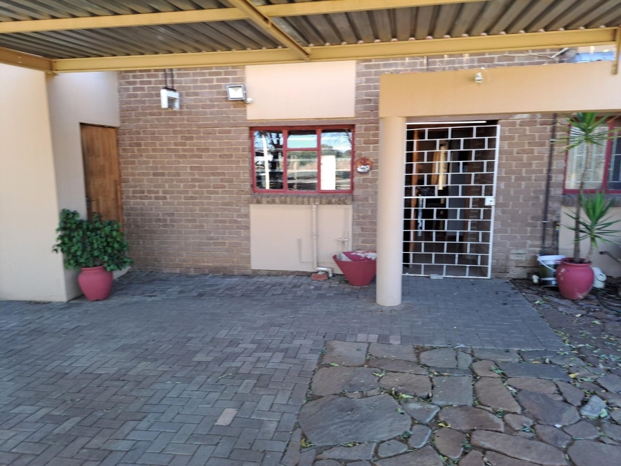 4 Bedroom Property for Sale in Bloemfontein Rural Free State